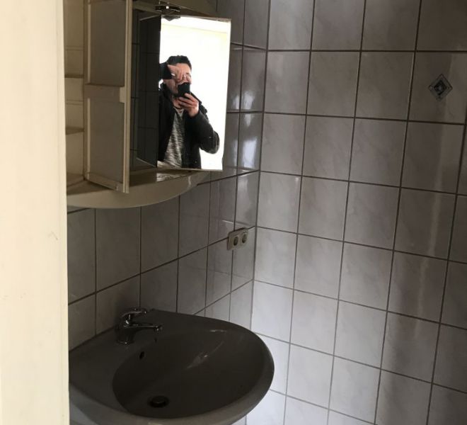 Badezimmer vor der Renovation